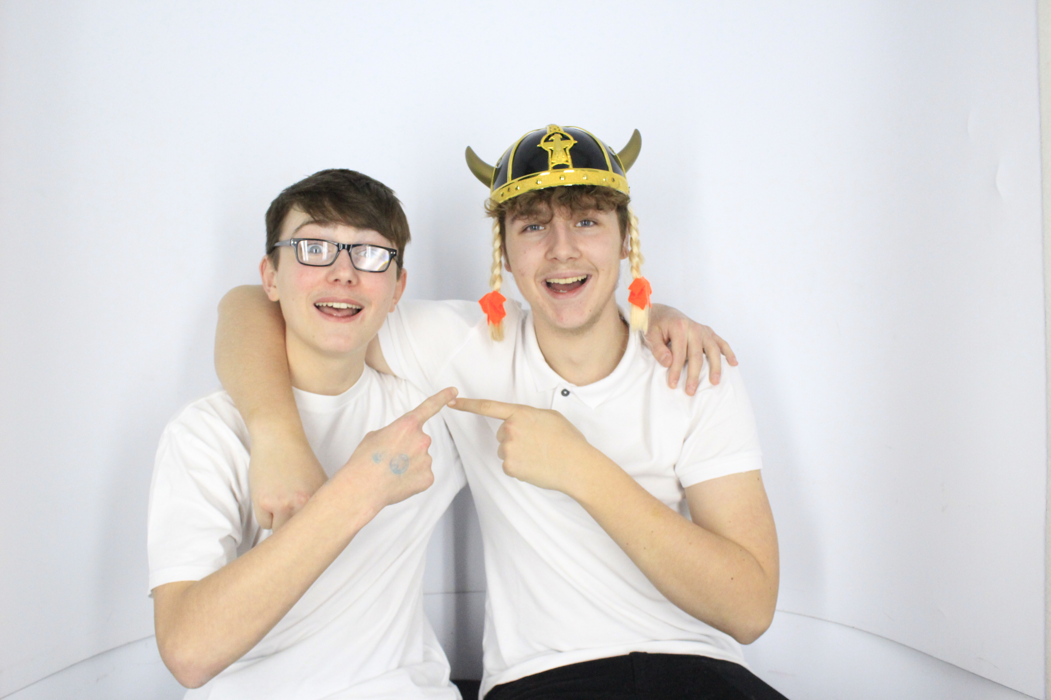 Issy & Alice's 18th Birthday Party | View more photos from the event at gallery.myphotoboothexperience.co.uk/u/MyPhotoBoothExperienceLtd/Issy-Alices-18th-Birthday-Party